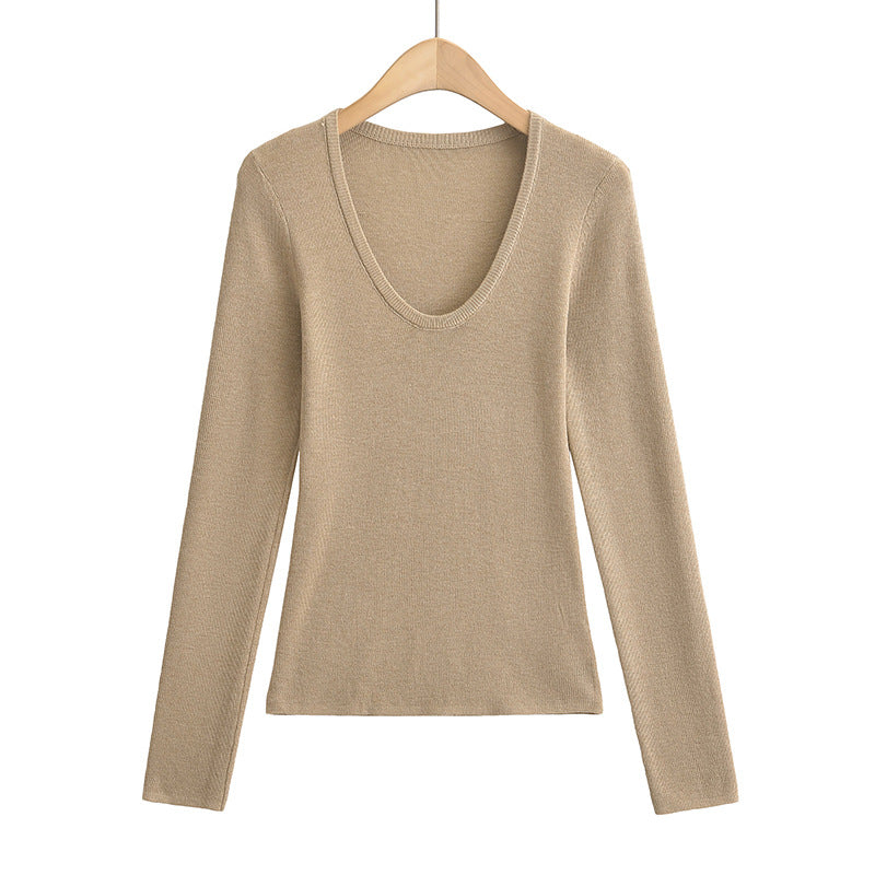 U-neck long sleeved top