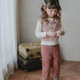 Girls Wear A Vest With Hollow Flowers