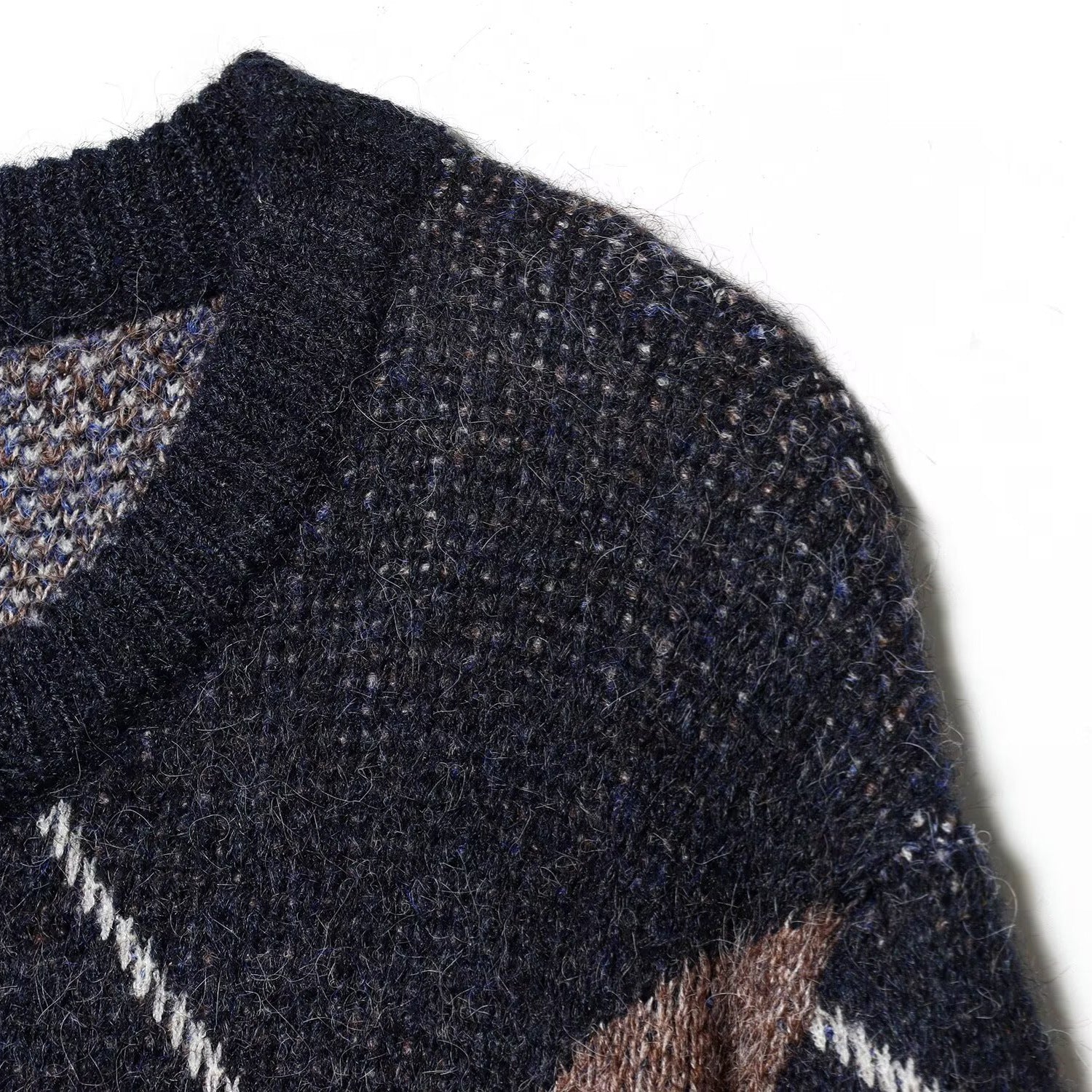Simple casual diamond pattern knitted sweater