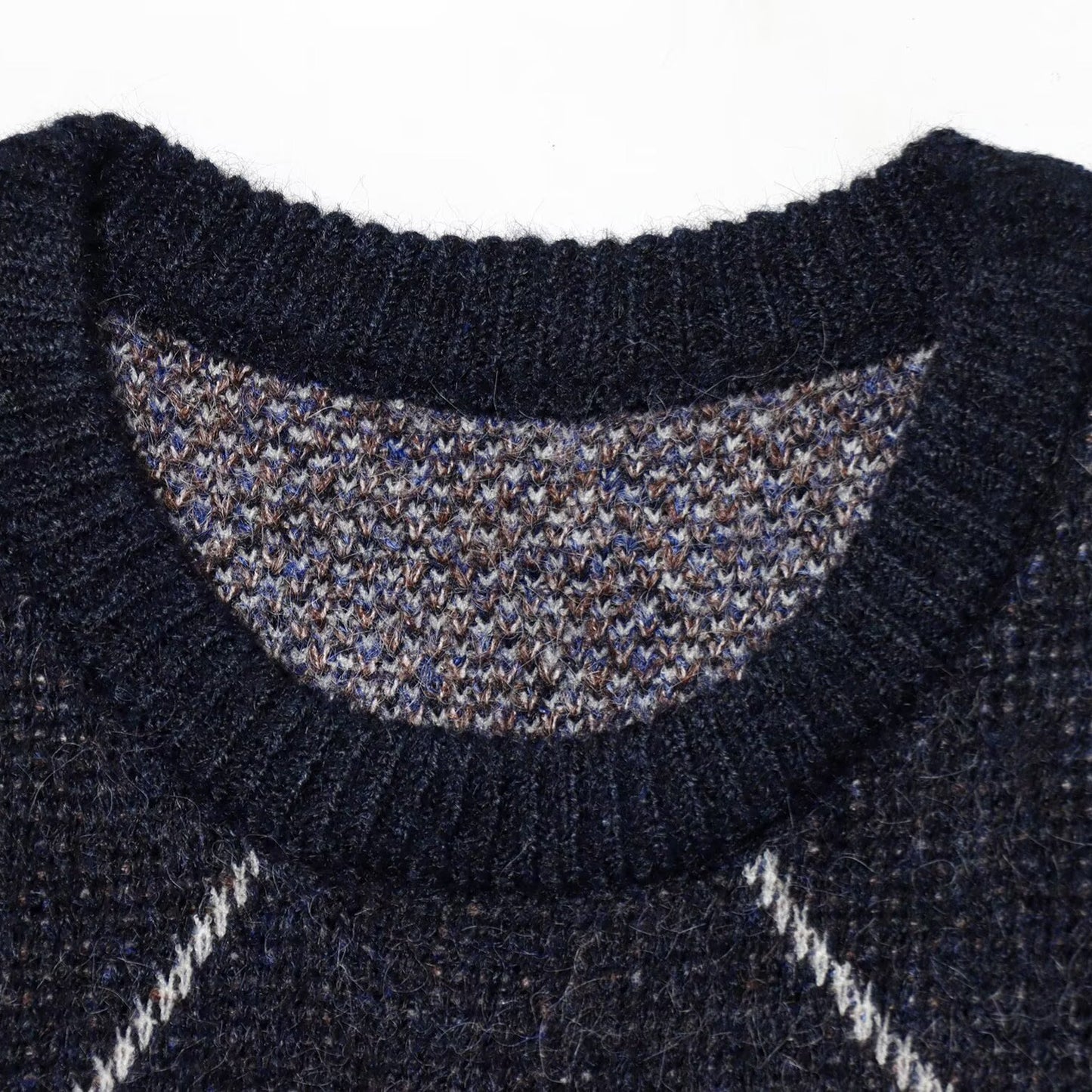 Simple casual diamond pattern knitted sweater