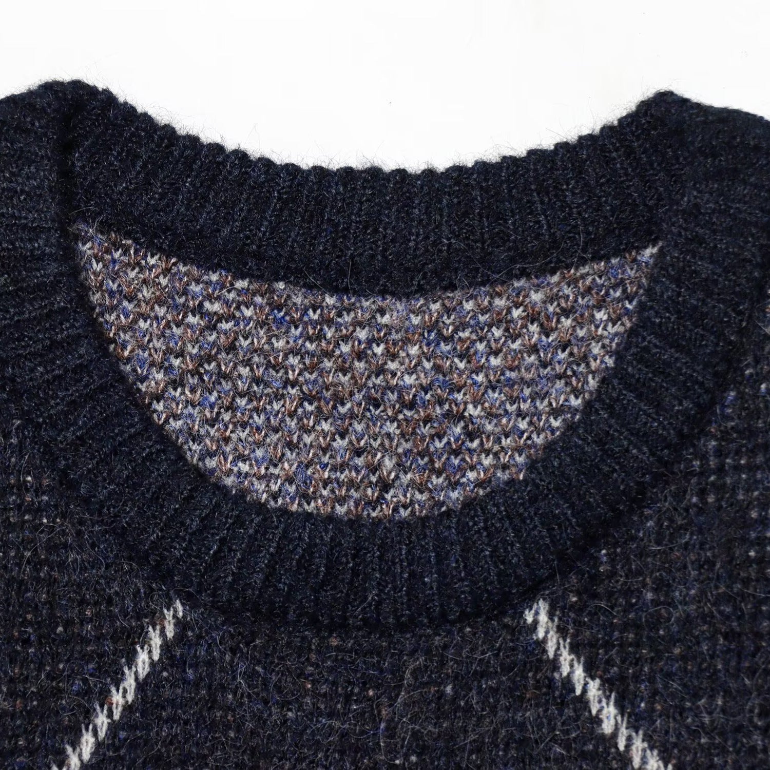Simple casual diamond pattern knitted sweater