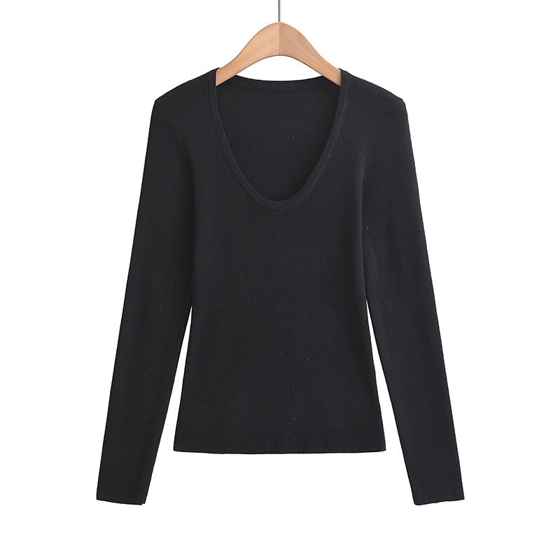 U-neck long sleeved top