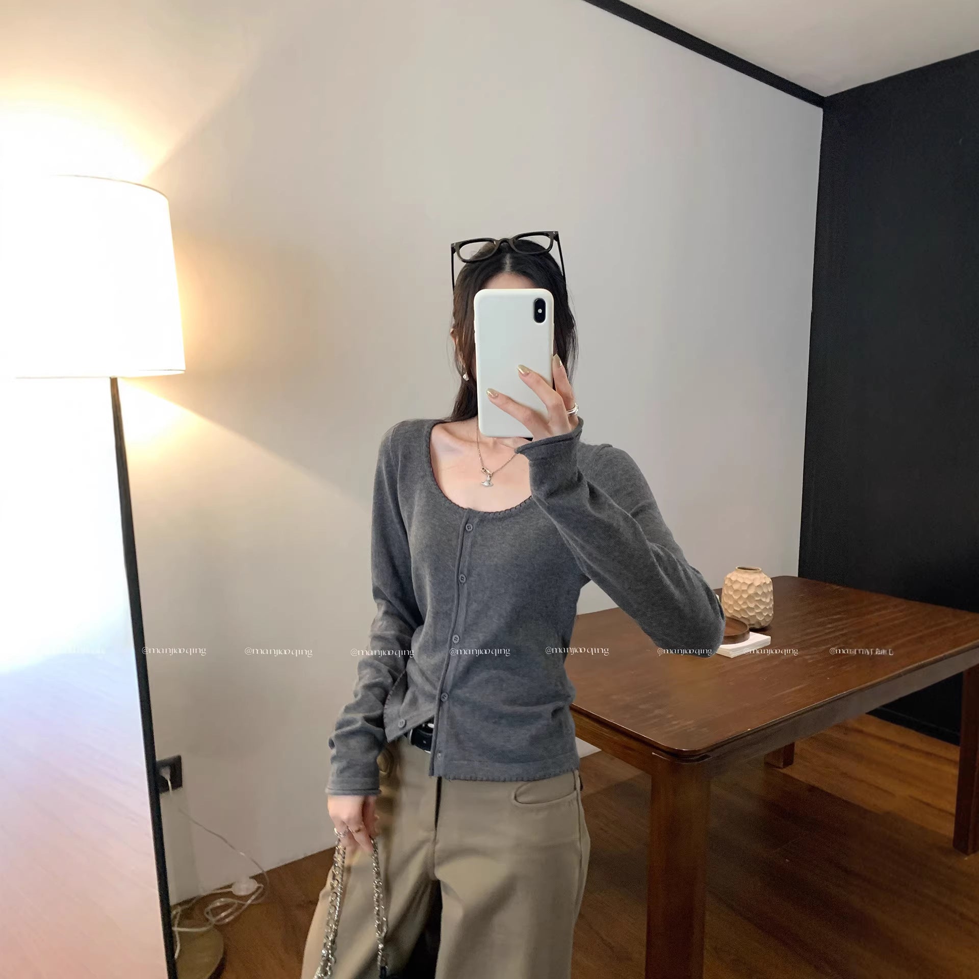 Chic Color-Blocking Round Neck Knit Lightweight Cardigan for Women