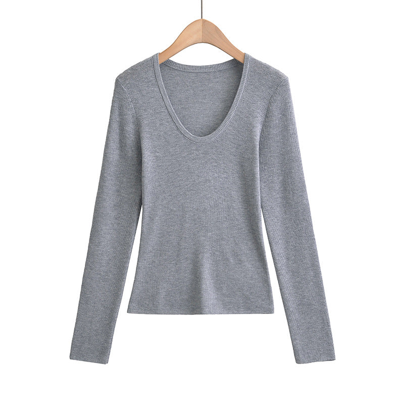 U-neck long sleeved top