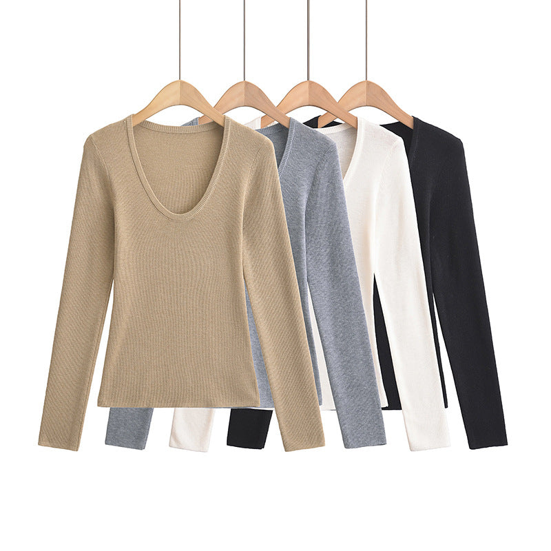 U-neck long sleeved top