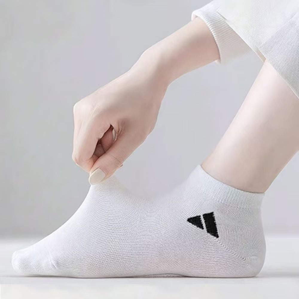 1Pair Random Color Unisex Sports Casual Invisible Socks