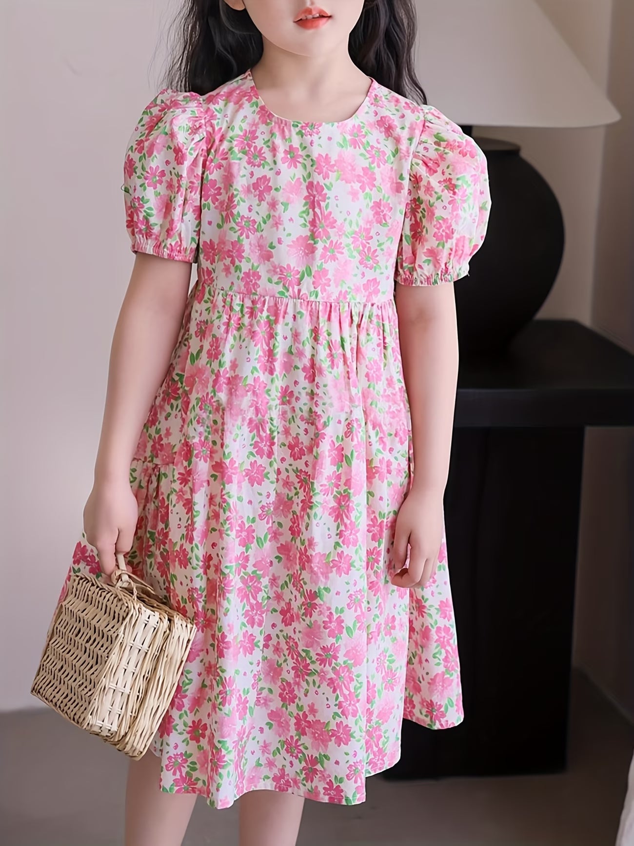 A Pink Floral Print Princess Dress with Short Sleeves, Perfect for Summer Outings And Parties